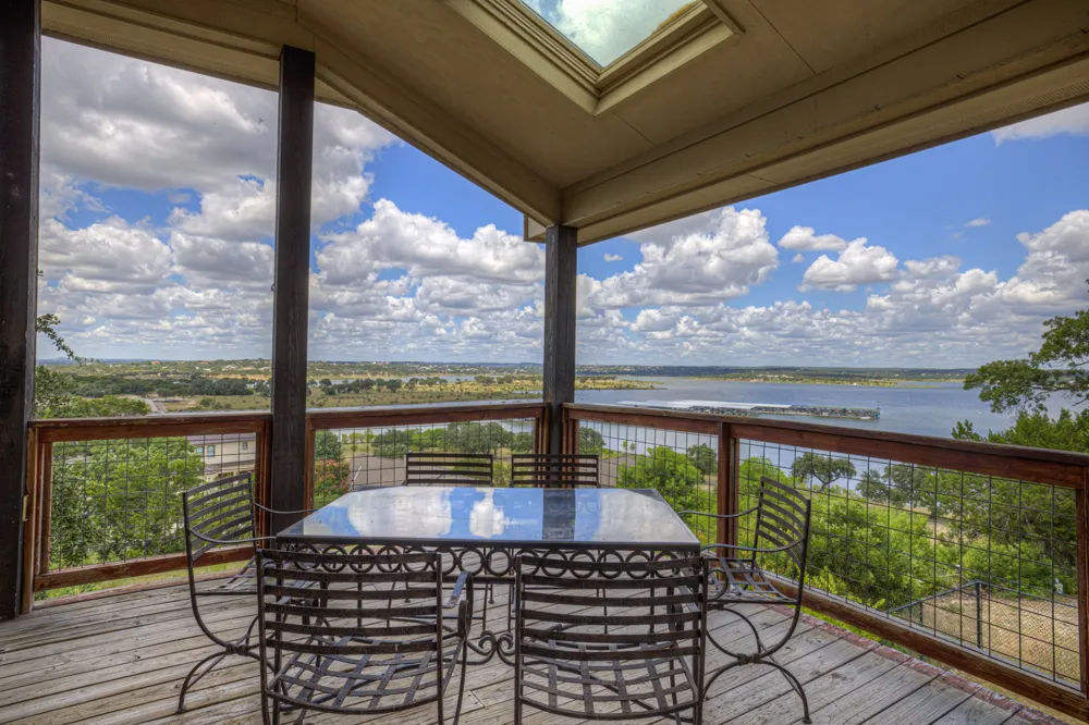 1525 Lakeside Drive W Canyon Lake, TX 78133