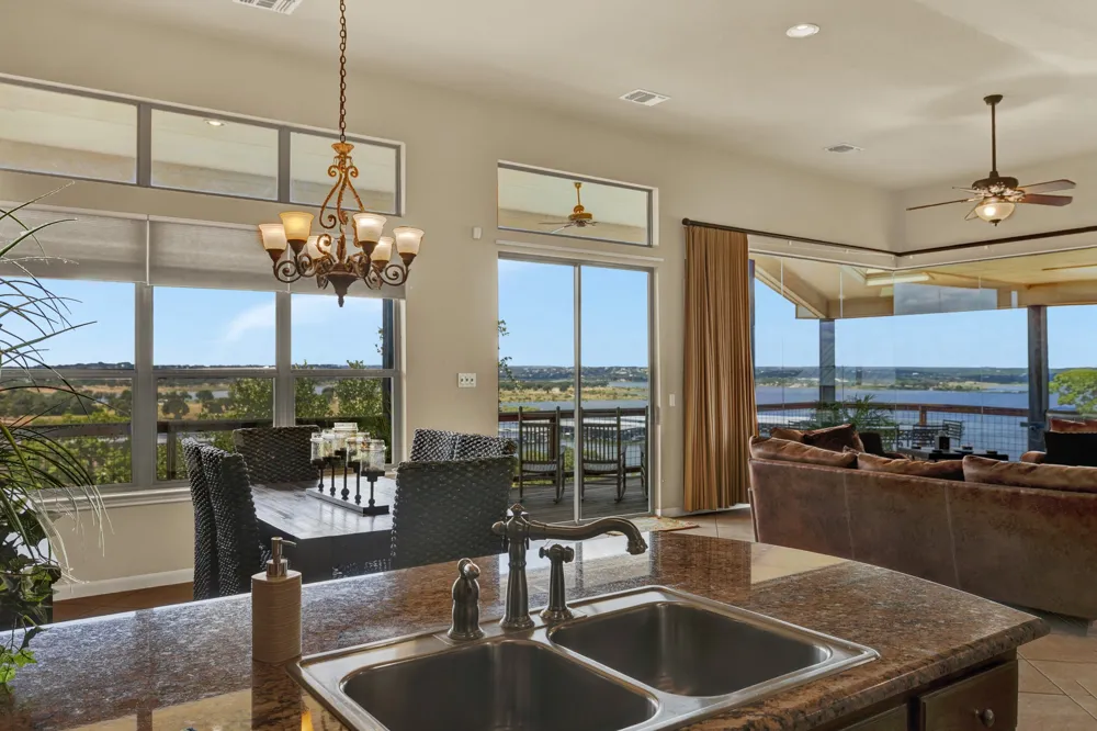 1525 Lakeside Drive W Canyon Lake, TX 78133