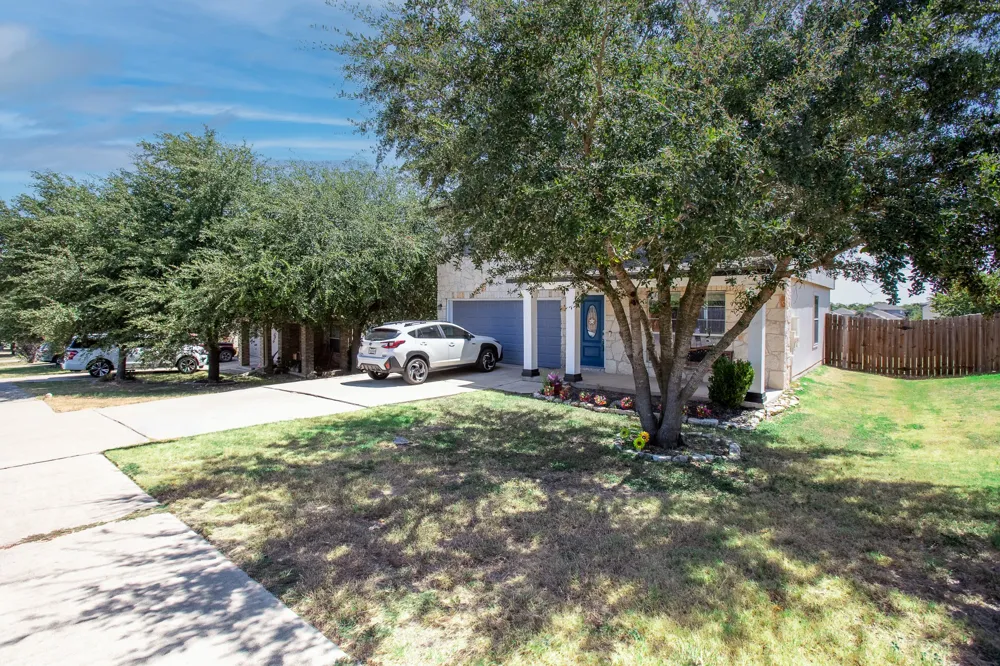 206 Killian Loop Hutto, TX 78634