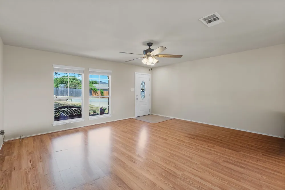 206 Killian Loop Hutto, TX 78634