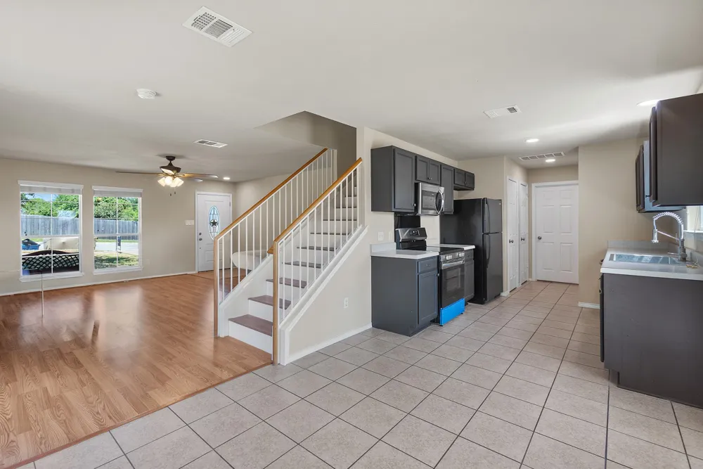 206 Killian Loop Hutto, TX 78634