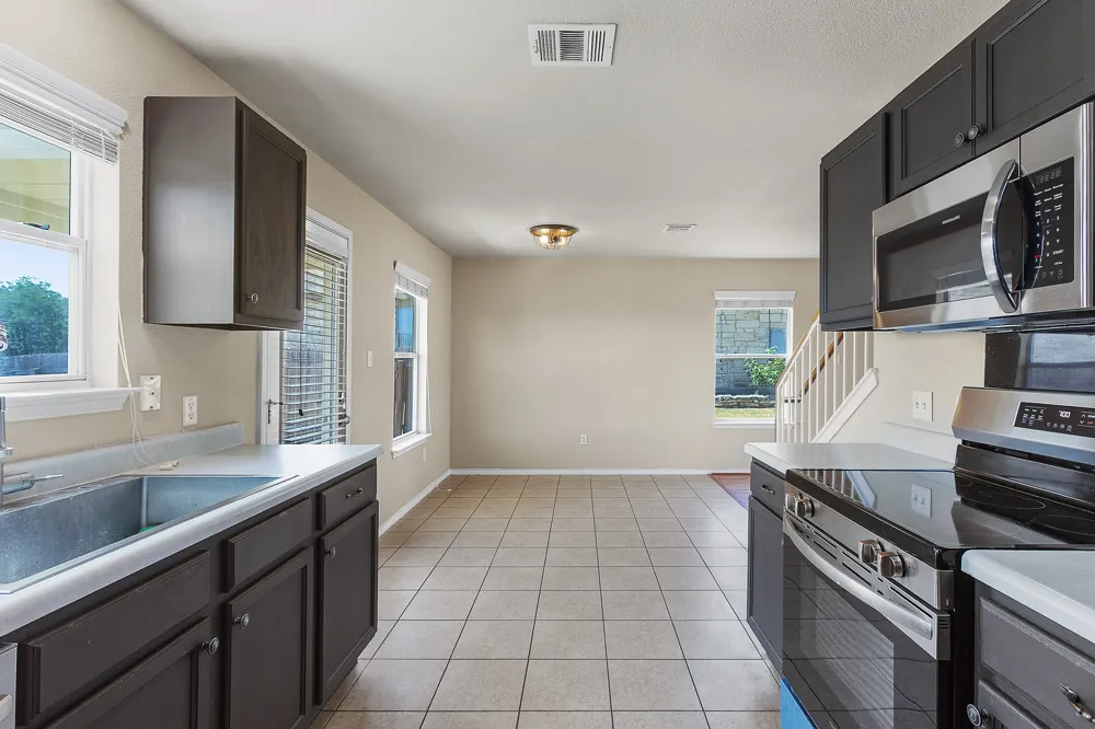 206 Killian Loop Hutto, TX 78634