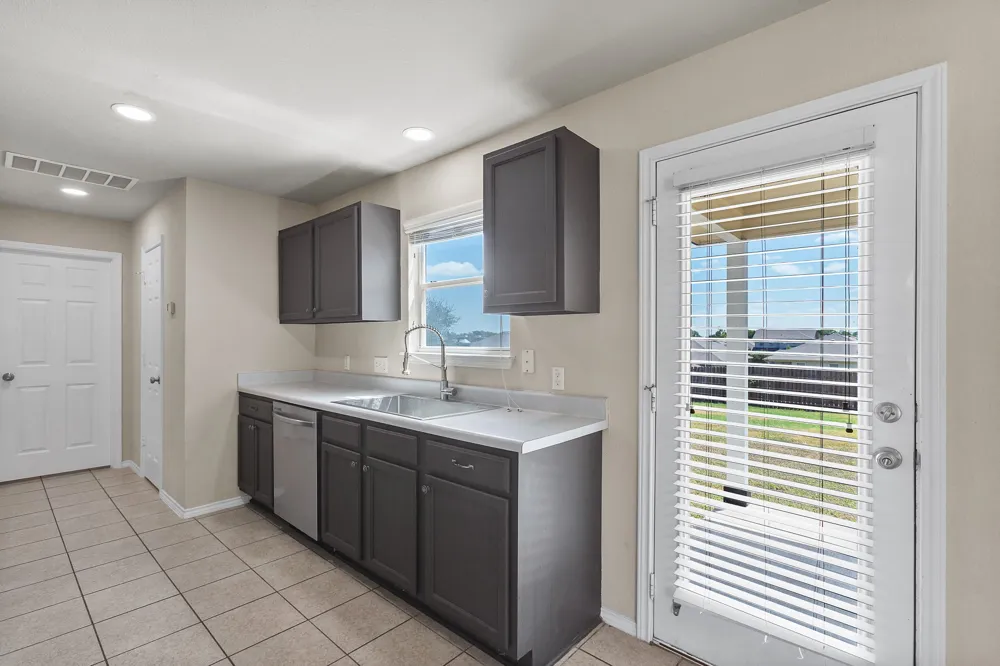 206 Killian Loop Hutto, TX 78634