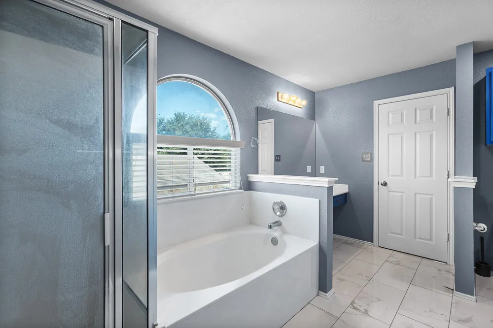 206 Killian Loop Hutto, TX 78634