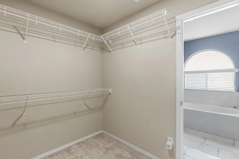 206 Killian Loop Hutto, TX 78634