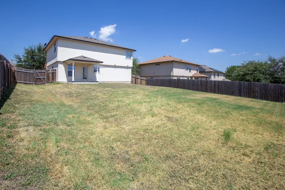206 Killian Loop Hutto, TX 78634