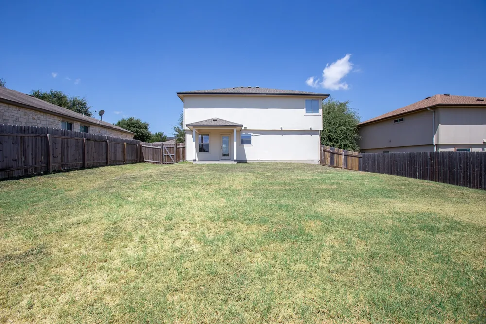 206 Killian Loop Hutto, TX 78634