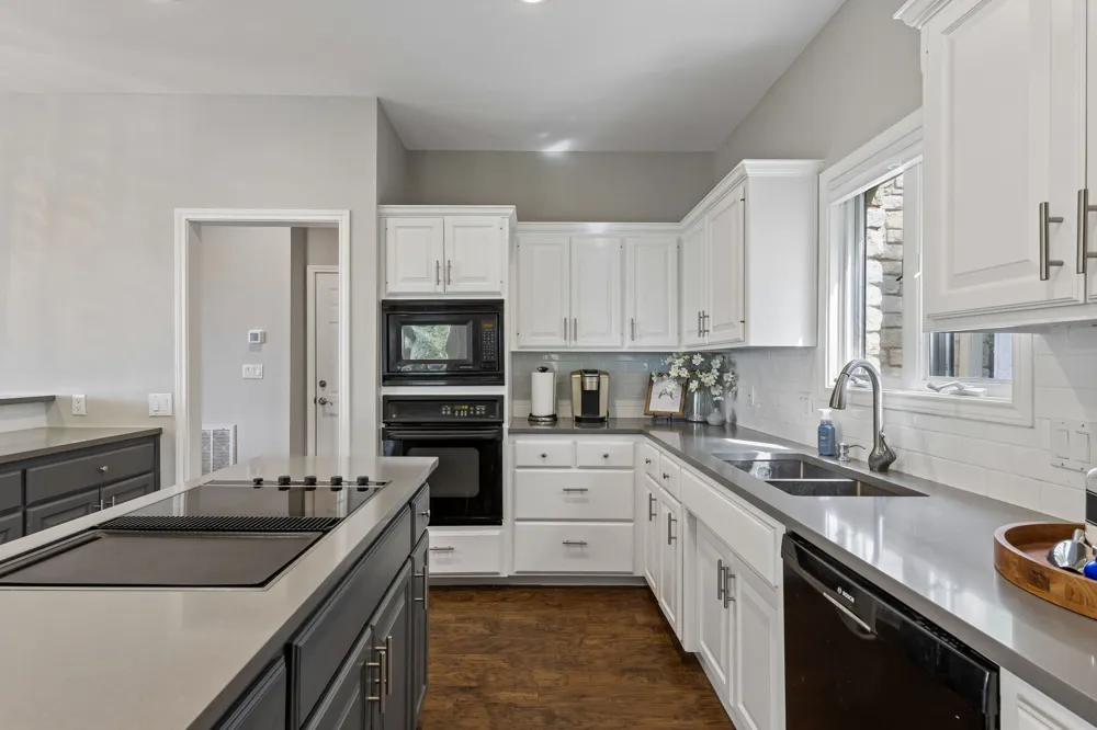 26310 Countryside Drive Spicewood, TX 78669