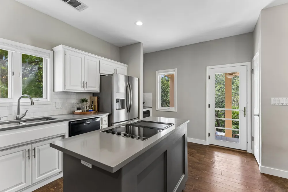 26310 Countryside Drive Spicewood, TX 78669
