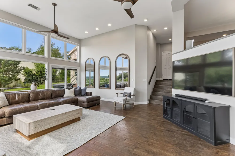 26310 Countryside Drive Spicewood, TX 78669
