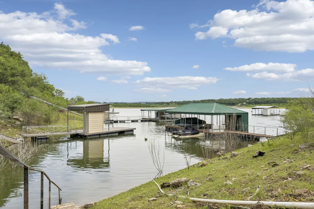 26310 Countryside Drive Spicewood, TX 78669