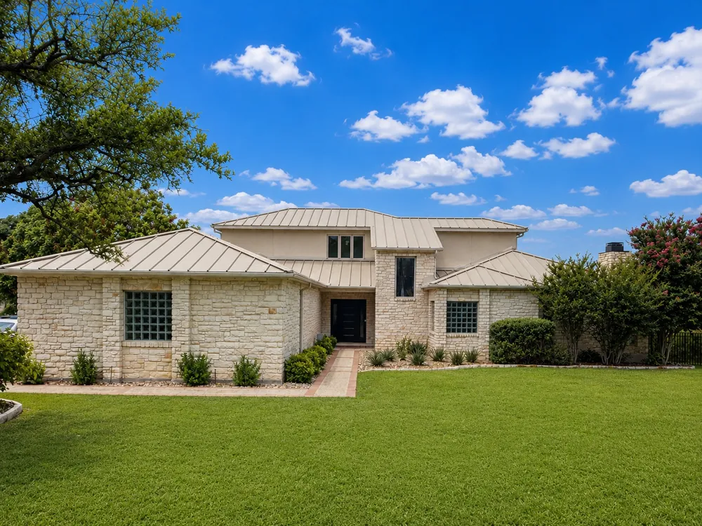 26310 Countryside Drive Spicewood, TX 78669