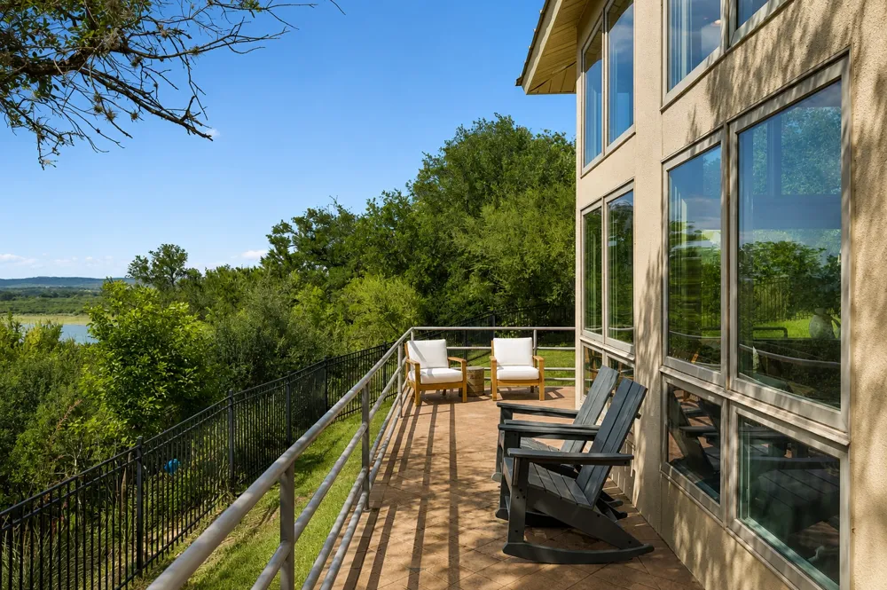 26310 Countryside Drive Spicewood, TX 78669