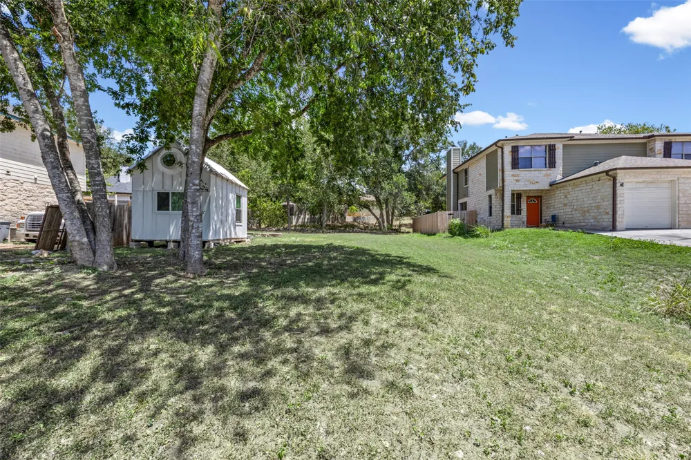 5706 Spring Meadow Road Austin, TX 78744