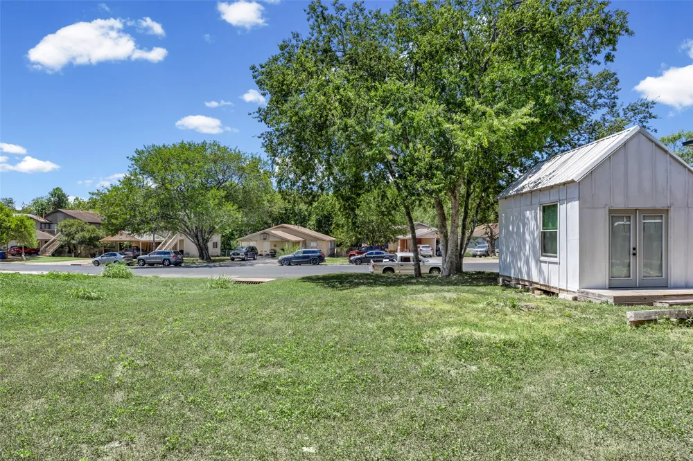 5706 Spring Meadow Road Austin, TX 78744