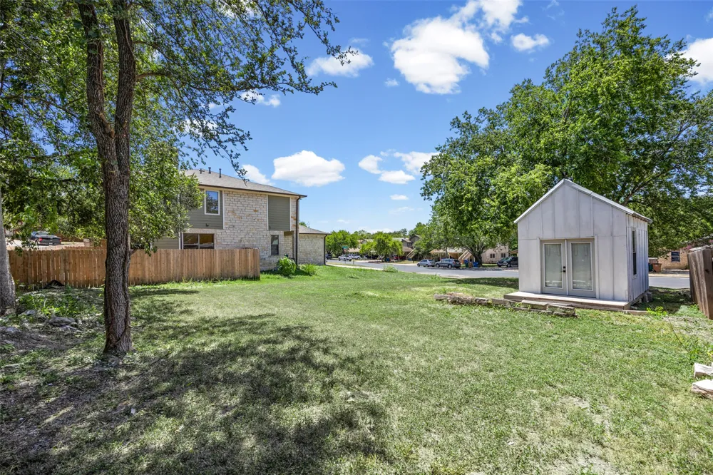 5706 Spring Meadow Road Austin, TX 78744