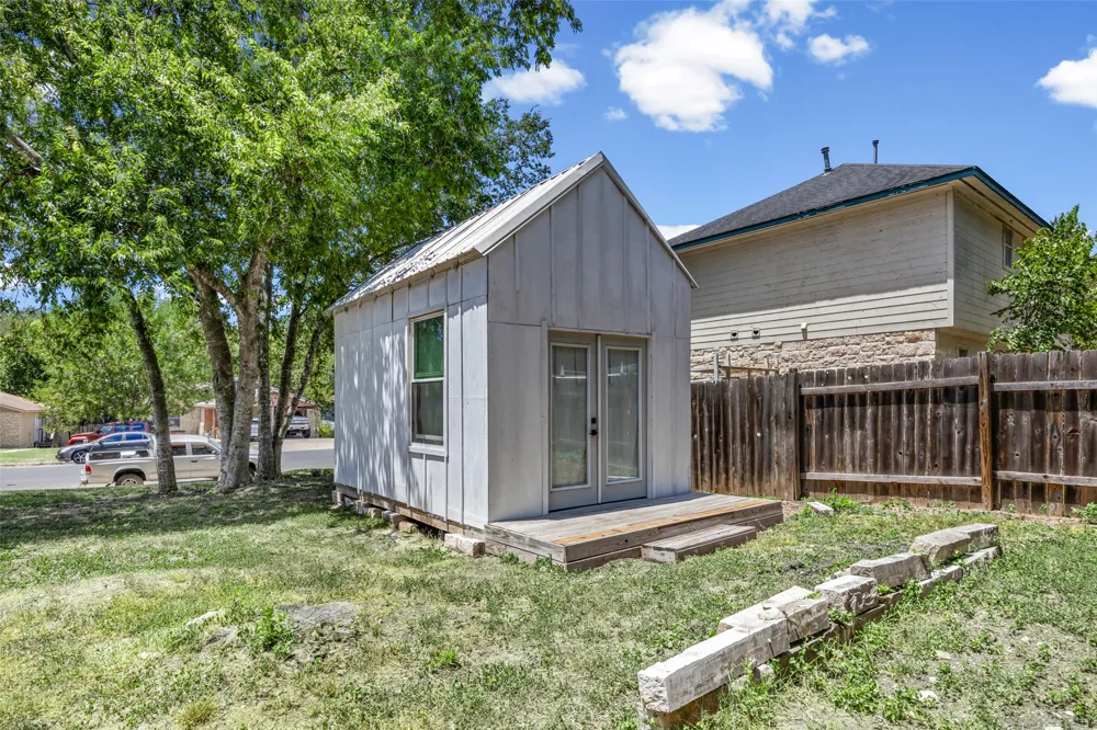 5706 Spring Meadow Road Austin, TX 78744