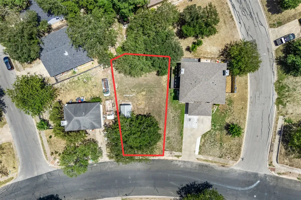 5706 Spring Meadow Road Austin, TX 78744