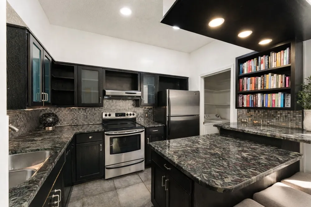 1307 Kinney Avenue #124 Austin, TX 78704