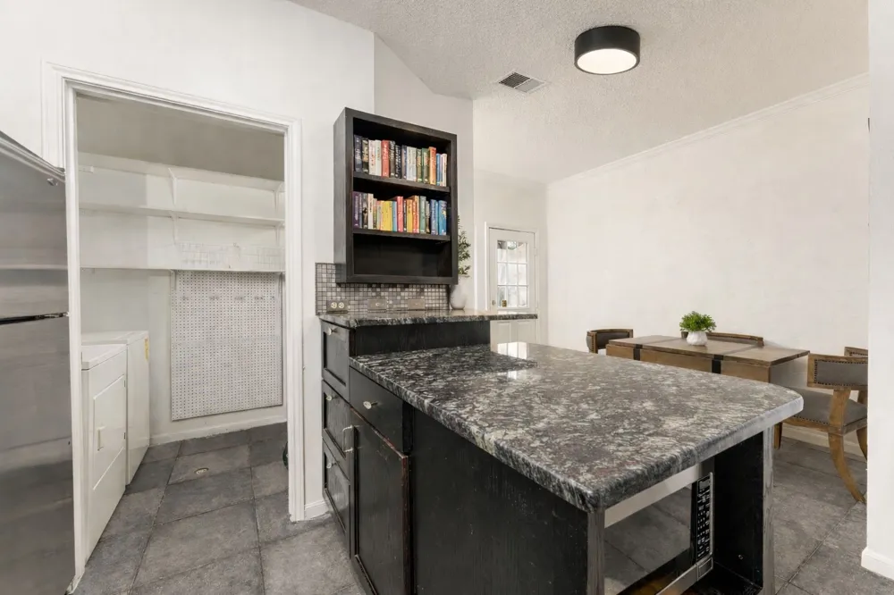 1307 Kinney Avenue #124 Austin, TX 78704