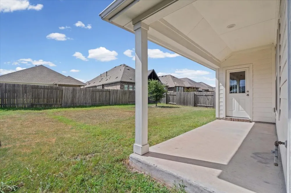 277 Spinnaker Loop Kyle, TX 78640