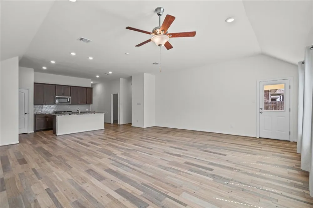 277 Spinnaker Loop Kyle, TX 78640