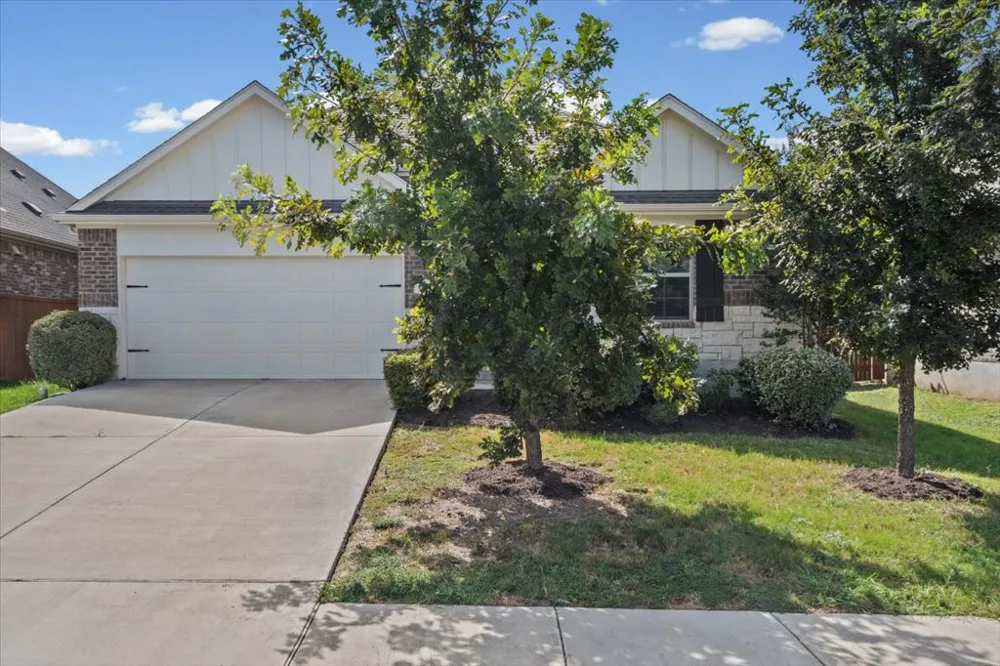 277 Spinnaker Loop Kyle, TX 78640