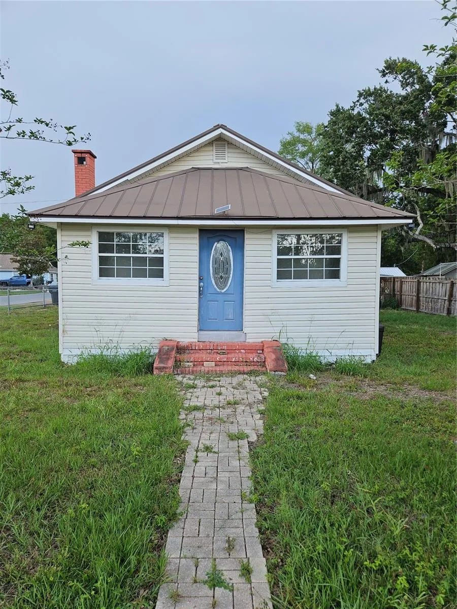 220 DIXIE HIGHWAY Auburndale, FL 33823