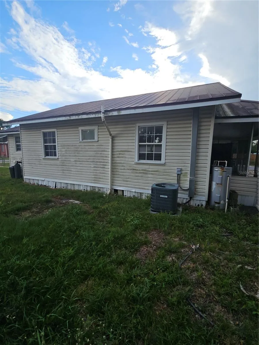220 DIXIE HIGHWAY Auburndale, FL 33823