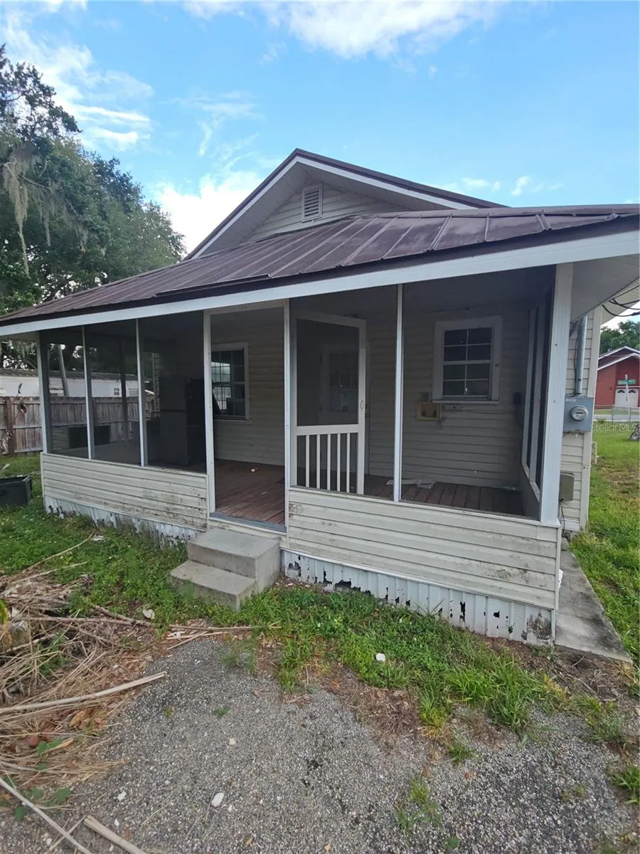 220 DIXIE HIGHWAY Auburndale, FL 33823