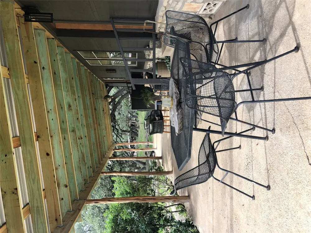 888 Glenn Crest Drive Blanco, TX 78606