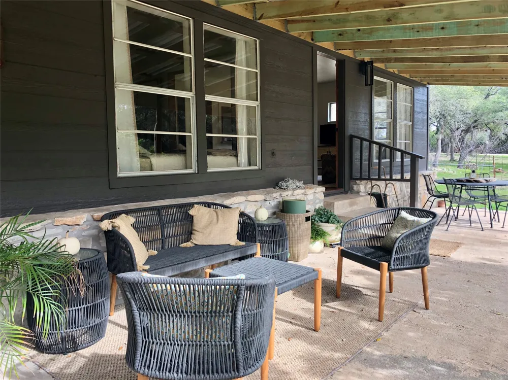 888 Glenn Crest Drive Blanco, TX 78606