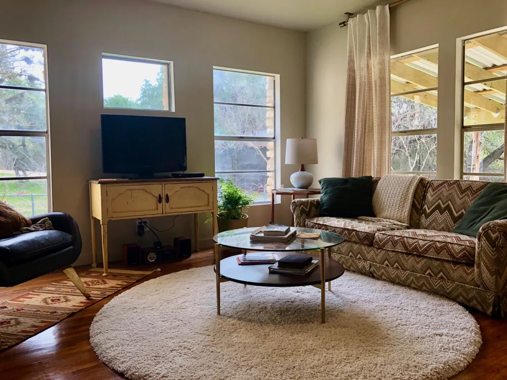 888 Glenn Crest Drive Blanco, TX 78606