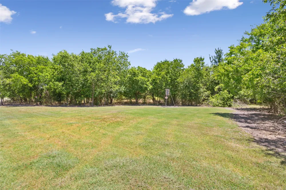 24485 E Avenue C Buckholts, TX 76518