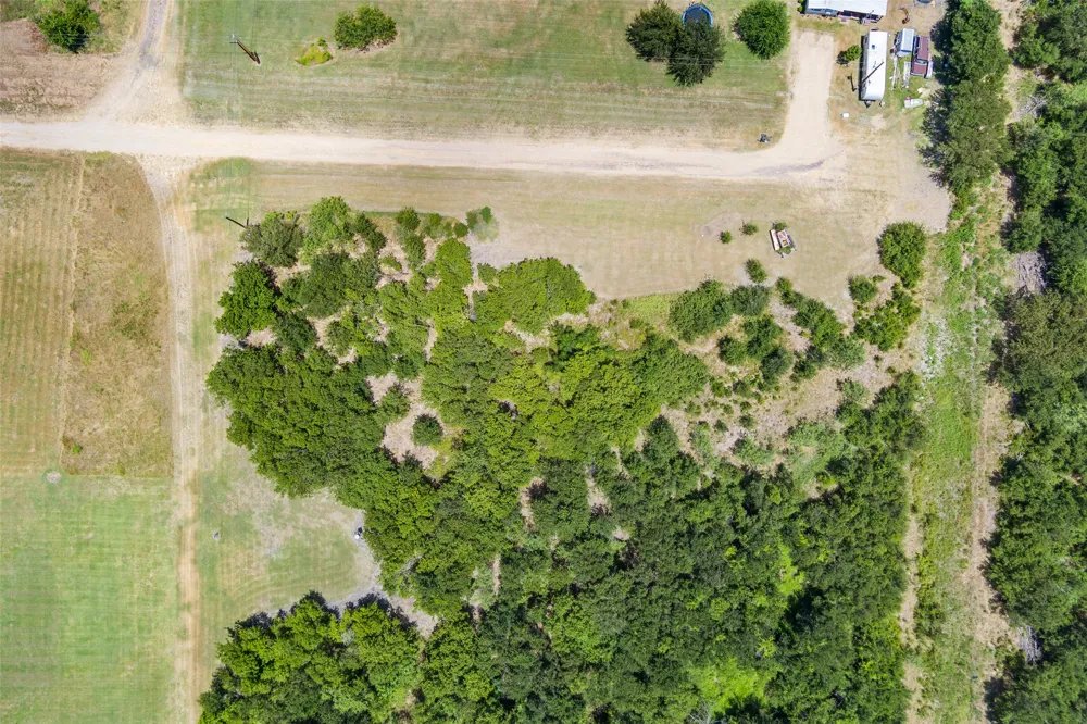 24485 E Avenue C Buckholts, TX 76518