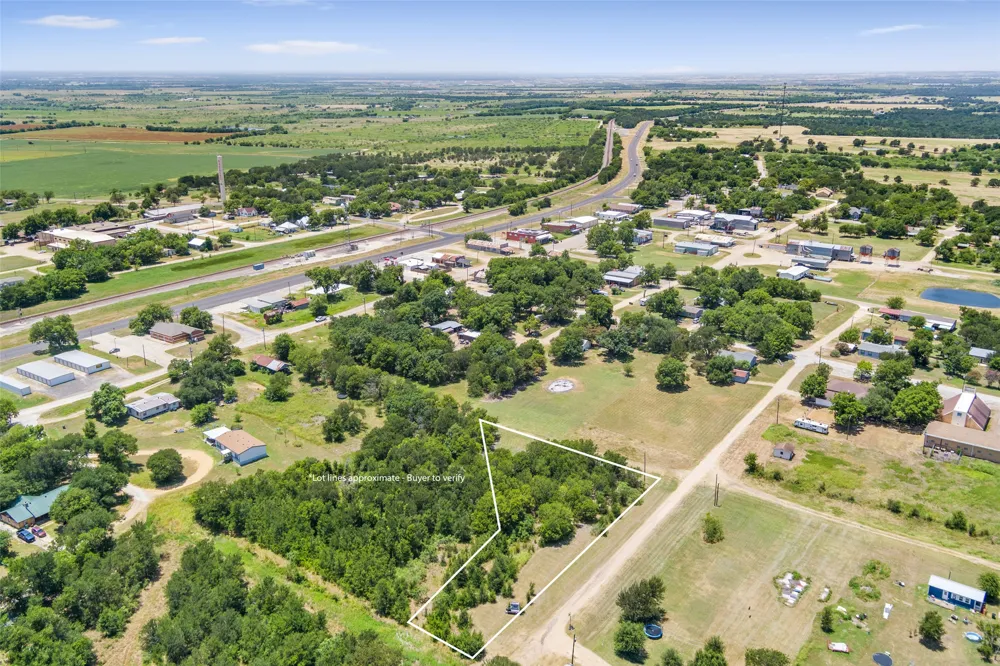 24485 E Avenue C Buckholts, TX 76518