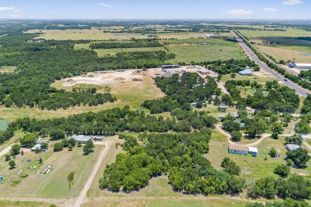 24485 E Avenue C Buckholts, TX 76518