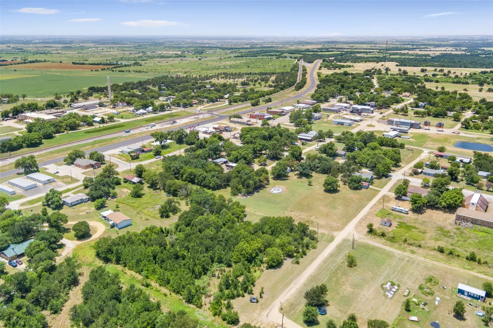 24485 E Avenue C Buckholts, TX 76518