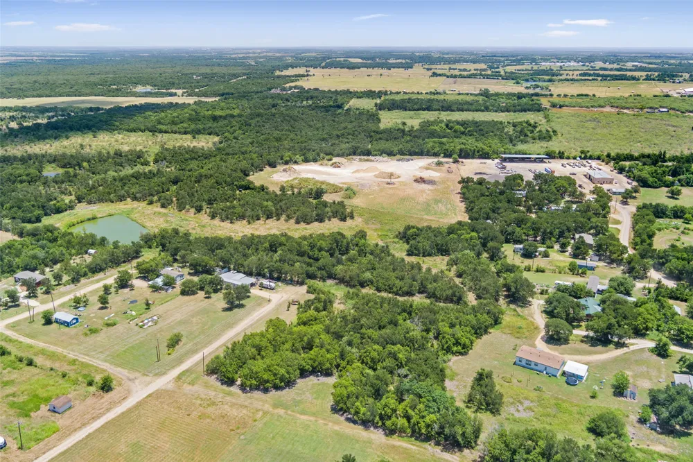 24485 E Avenue C Buckholts, TX 76518