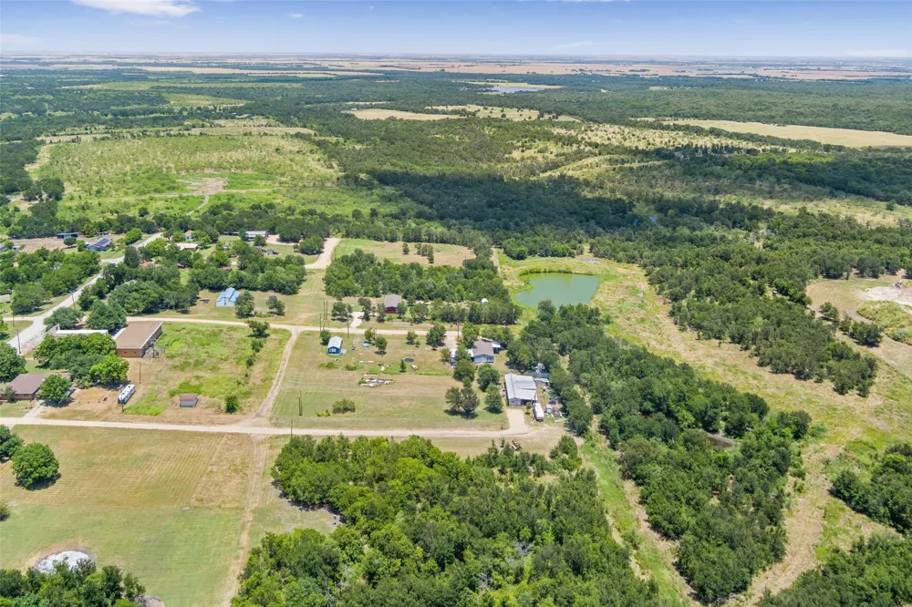 24485 E Avenue C Buckholts, TX 76518