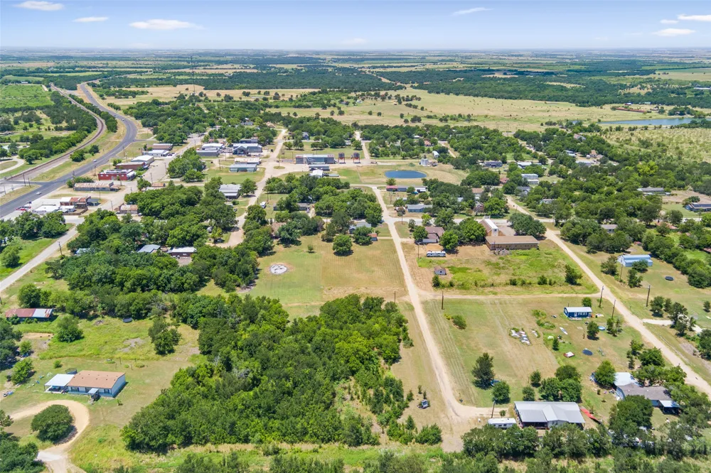24485 E Avenue C Buckholts, TX 76518