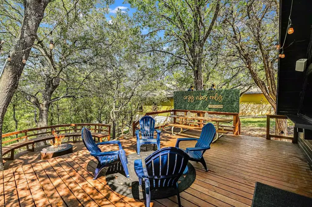 25404 Cove Drive Spicewood, TX 78669