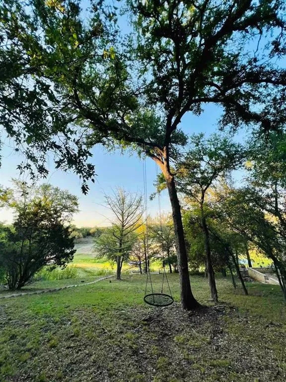 25404 Cove Drive Spicewood, TX 78669