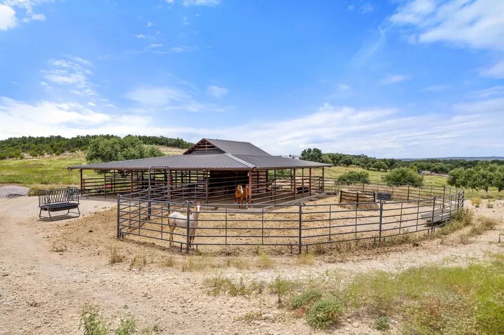 15801 Palomino Ranch Drive Leander, TX 78641