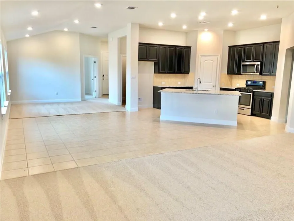 1108 Laceflower Lane Leander, TX 78641