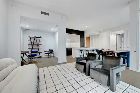 313 W 17th Street #1106