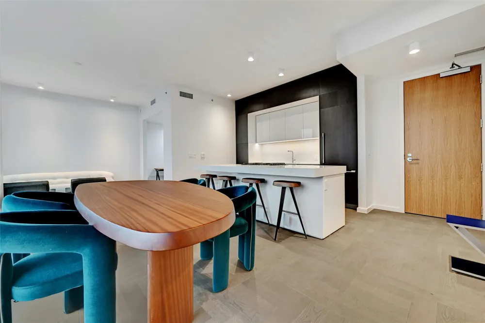 313 W 17th Street #1106 Austin, TX 78701