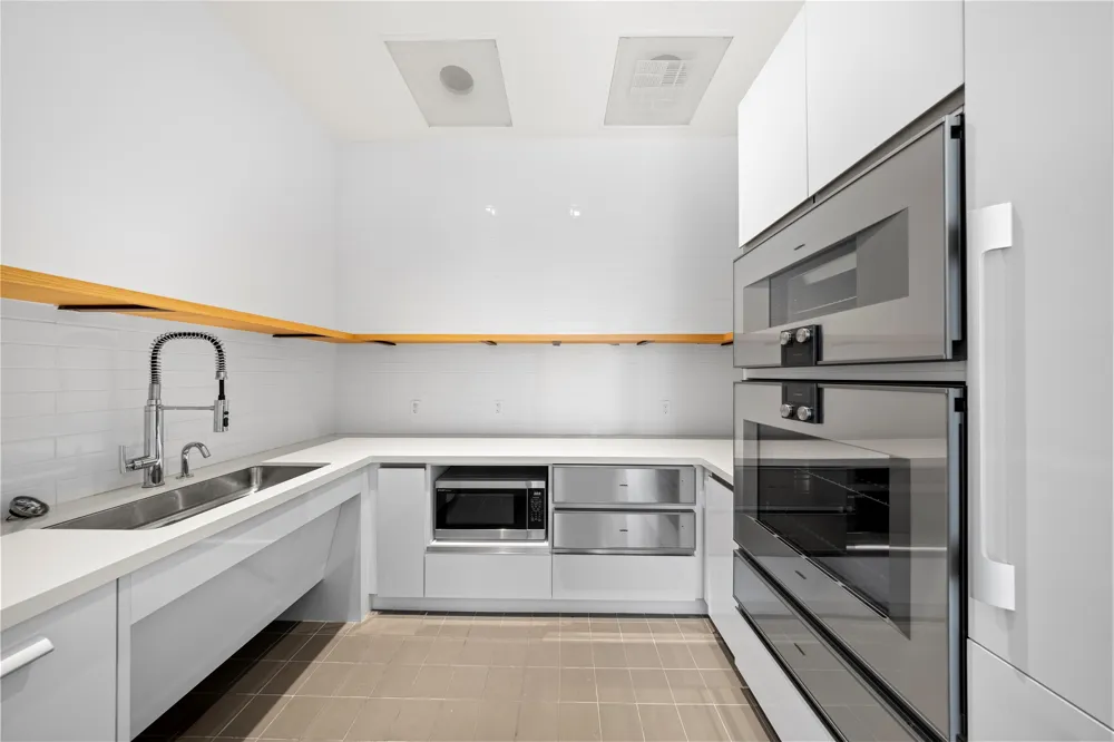 313 W 17th Street #1106 Austin, TX 78701