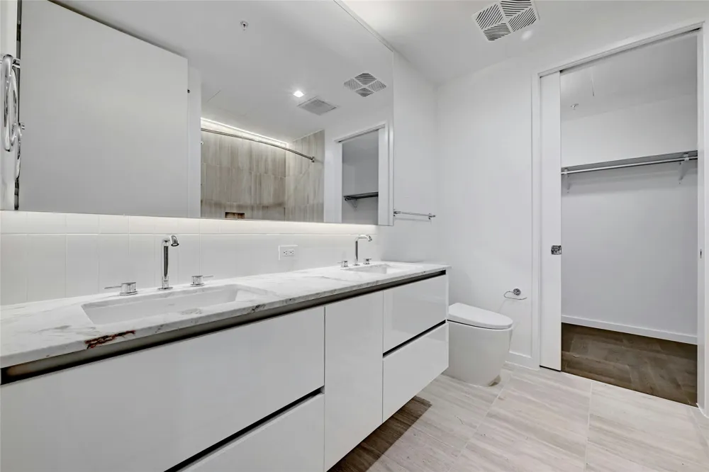 313 W 17th Street #1106 Austin, TX 78701