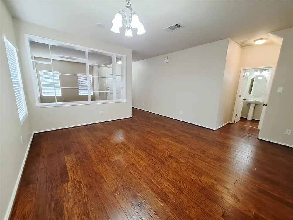 407 W South Street Leander, TX 78641